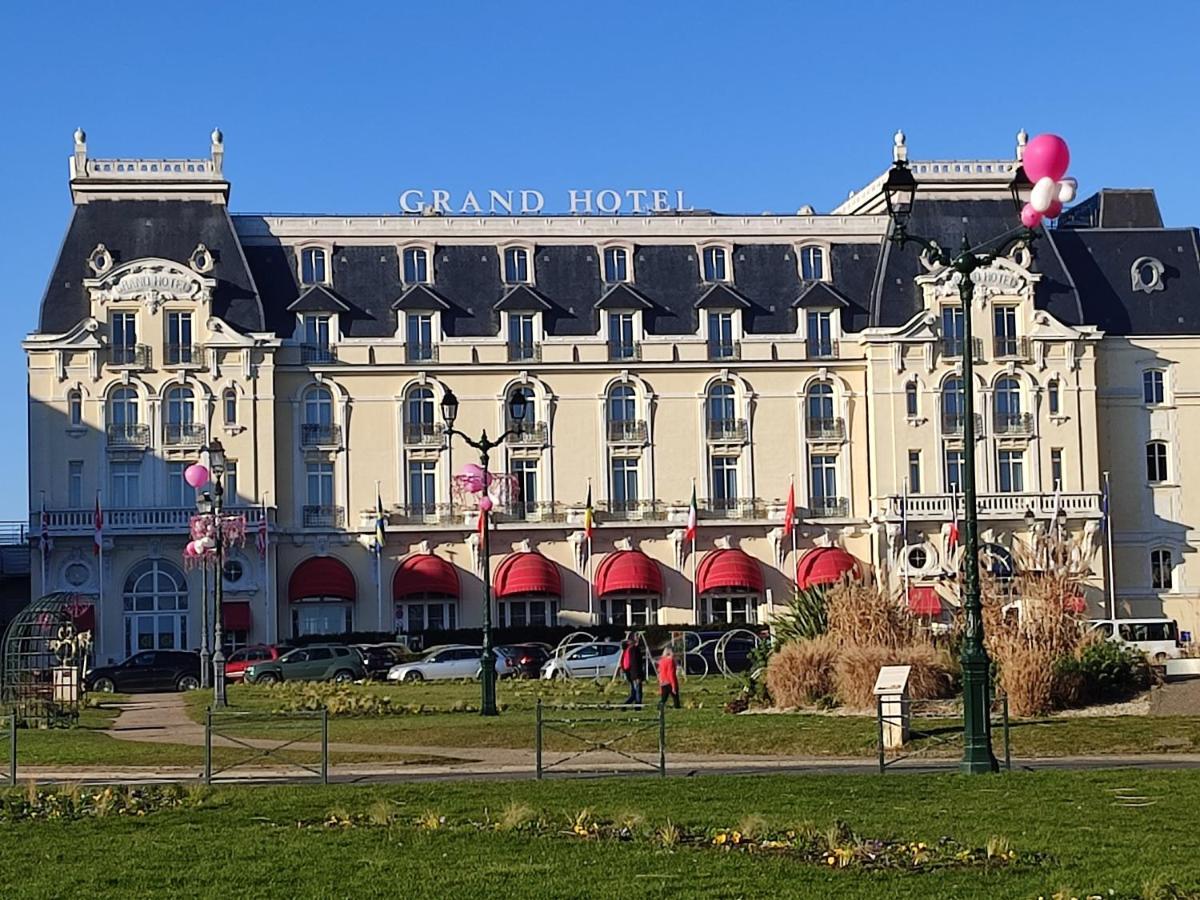 Un Nid D ' Amour Cabourg Extérieur photo